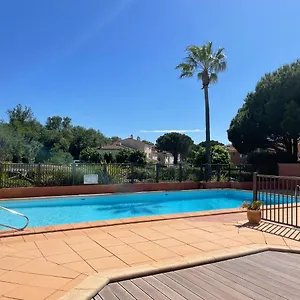 Port Cogolin With Garden View Appartamento